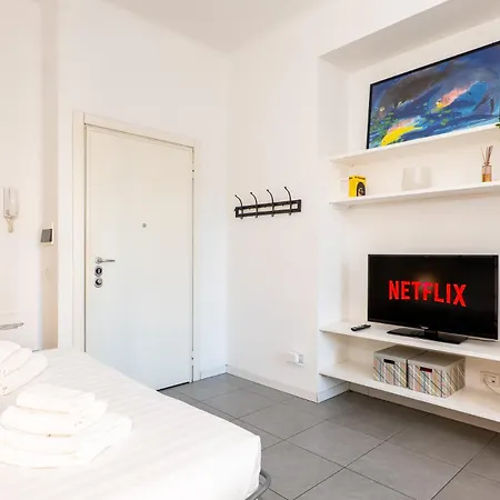 Apartment Off Keys Of Italy - Vigevano 41 Mm Porta Genova