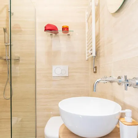 Maggi - New Beautiful In The Center Apartment *