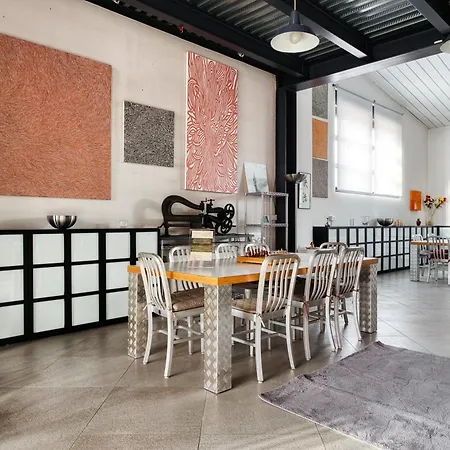 Polenghi's Art Loft Holiday home