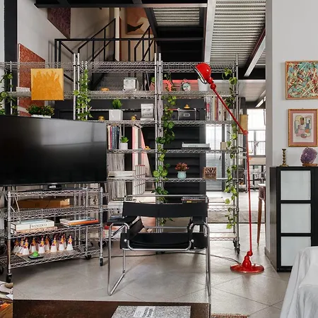 Polenghi's Art Loft Holiday home