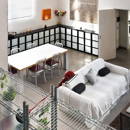 Polenghi's Art Loft Holiday home *