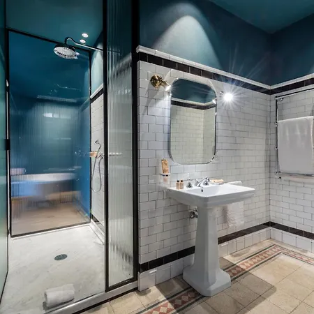 The Nine - B * Milano