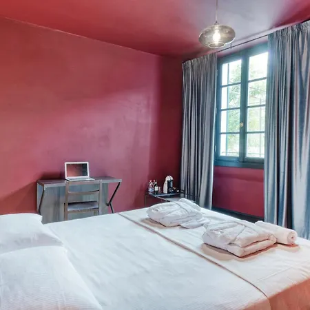 The Nine - B Apartment