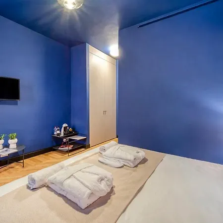 The Nine - B Apartment