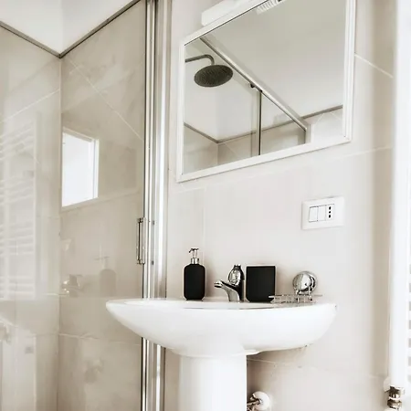 Wonderful Near Station - Daniele Apartment