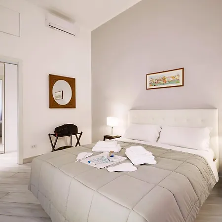 Wonderful Near Station - Daniele Apartment Mailand