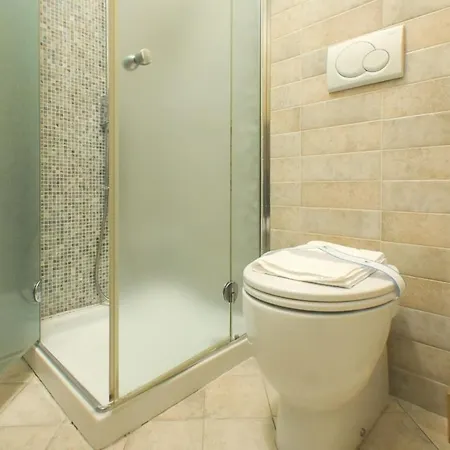 Comfortable And Strategic In The Center Of