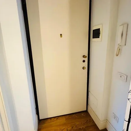 Apartmán Near Station , In The Heart Of Nolo, Cozy And Quiet, 3rd Floor Without A Lift *
