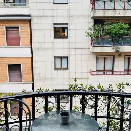 Apartmán Near Station , In The Heart Of Nolo, Cozy And Quiet, 3rd Floor Without A Lift