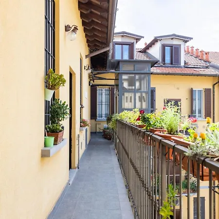 Navigli Ultimo Piano Apartament