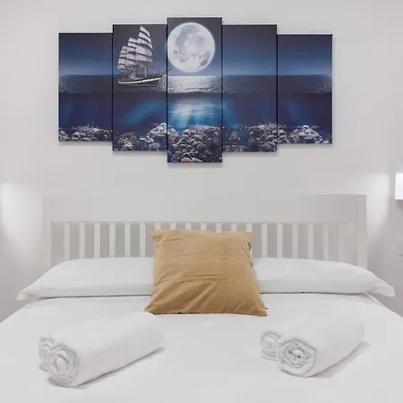 Apartment I San Siro I Steps To Metro, Ac & Free Wifi Mailand