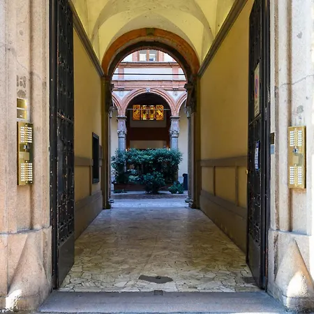 The Rent - Refined One-bedroom In The Historic Center Appartamento Milano