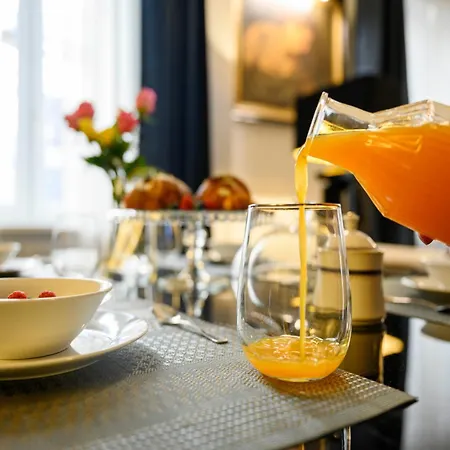 The Rent - Luxury One-bedroom In The Historic Center Appartamento