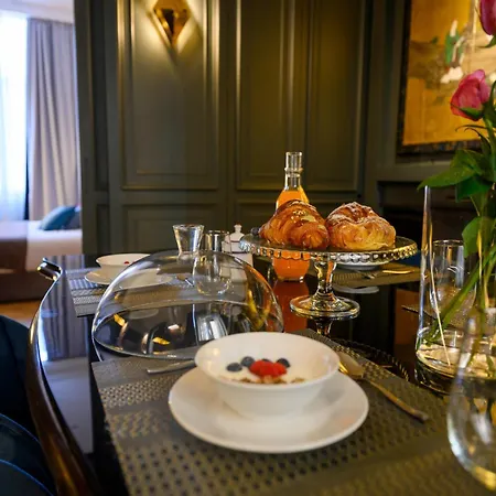 The Rent - Luxury One-bedroom In The Historic Center * Milano