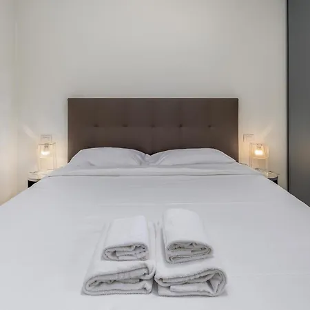 Kramer House, In The Fashion District! *