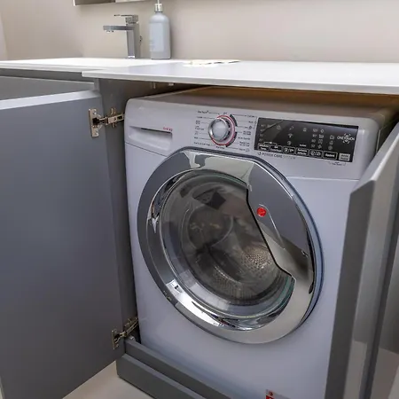 Kramer House, In The Fashion District! Milan