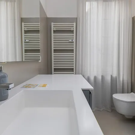 Kramer House, In The Fashion District! Appartement Milan