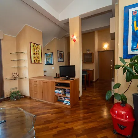 Penthouse Isola, A Few Steps From Offices Cortina 26 *