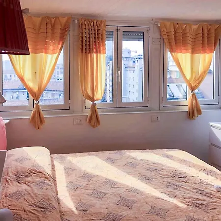 아파트 Penthouse In The Sky With 30 Sqm Terrace Station *