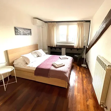 アパート Lovely 2 Penthouse At Arco Della Pace *