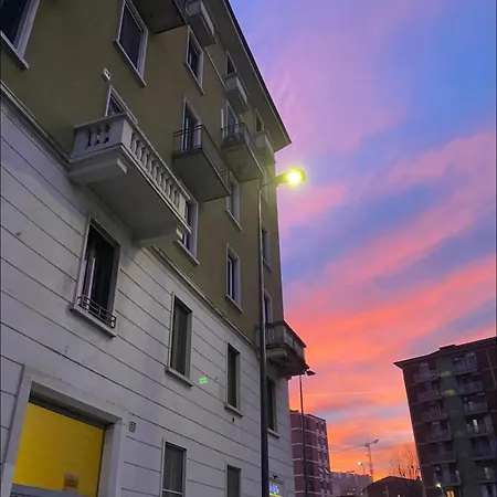 Carrara 23 Navigli Be Like! - Duomo Forum Bocconi *