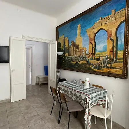 House In The Center-casa Nel Centro Della *