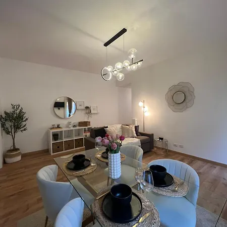 Apartman La Regina Delle Locazioni In Bocconi Milánó