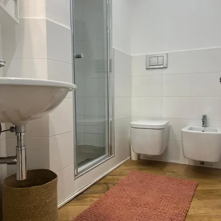 Apartament La Regina Delle Locazioni Accanto Bocconi