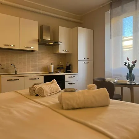 Apartament La Regina Delle Locazioni In Rogoredo *