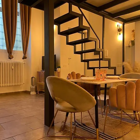 La Regina Delle Locazioni In Porta Romana 2 아파트