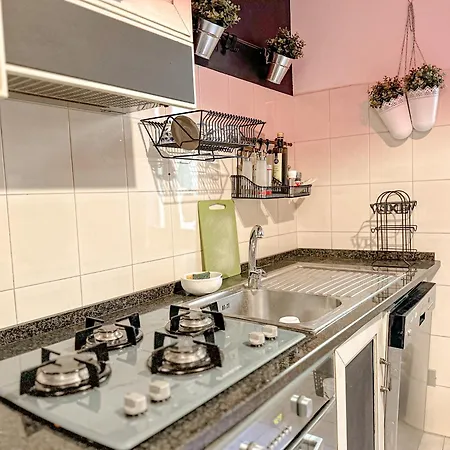 Apartman Red81 - 10 Min Dal Duomo - 2 Milánó