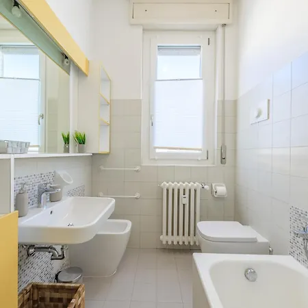 Elegante Attico Con Terrazzo Esclusivo 아파트 *