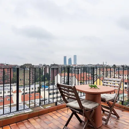 Bilocale Design Con Terrazza - De Angeli *