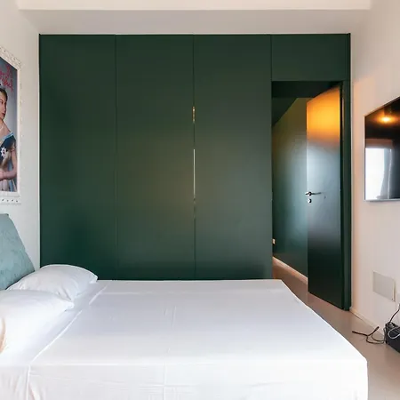 Bilocale Design Con Terrazza - De Angeli Milánó