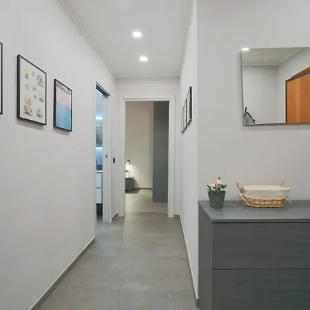 Appartement Wide & Bright 2 Bedroom Flat 50m From M4 Station