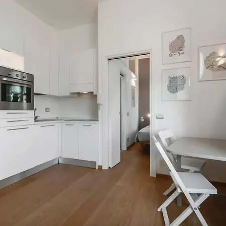 Luminoso Bilocale Porta Genova Navigli Apartment Milan