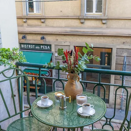 Luxury 2 Bedroom In Apartment *