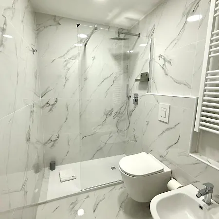 Apartment 5 Minuti Duomo - Metro M4 Argonne - Linate Airport Milan