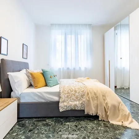 Spacious 4-bed 2-bath, 3 Min Walk To M1 Bande Nere *