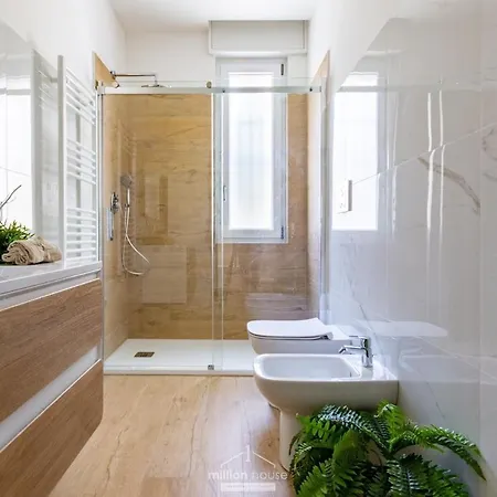 Spacious 4-bed 2-bath, 3 Min Walk To M1 Bande Nere