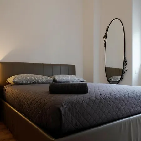 Apartament 5min Da Stazione Mediolan