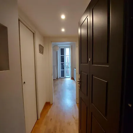 Luminoso Monolocale Nel Cuore Di