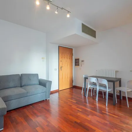 I Host - Trivulziana 3 Apartament *