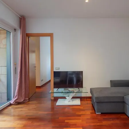 I Host - Trivulziana 3 Apartament Mediolan