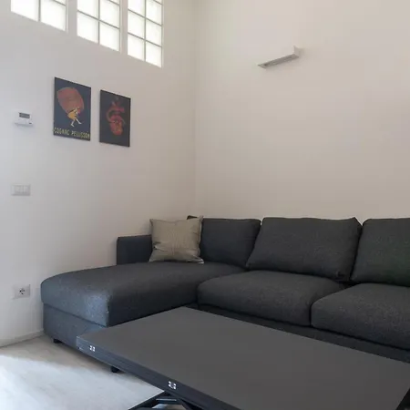 Bramante24 Bilocale In Sarpi