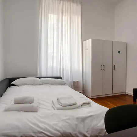 Апартаменты Joivy Cosy 3br Flat In The Centre Of Милан