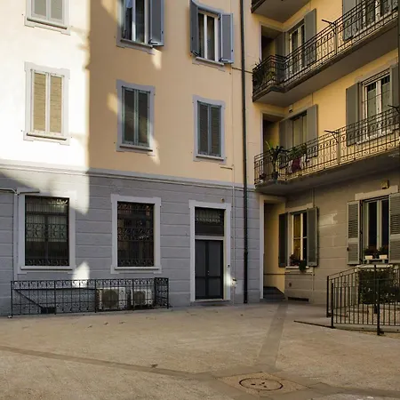 Modern Loft Near Bosco Verticale Apartment Milan
