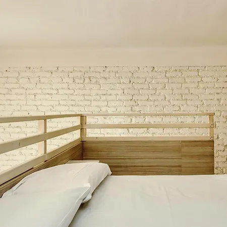Modern Loft Near Bosco Verticale Apartment Milan