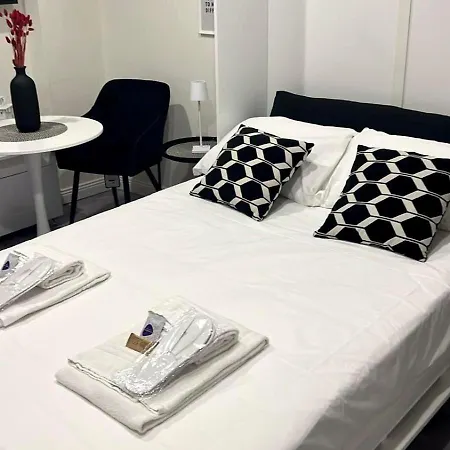 Loreto Prestige - Parking Free & Bulb Gym Bed & Breakfast