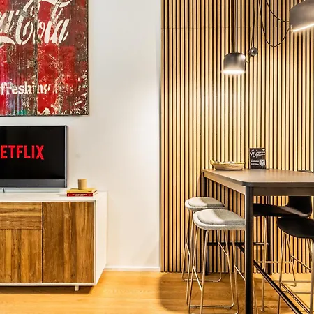 Daire Goldoni House - Duomo 2 K M - Porta Venezia - Linate *